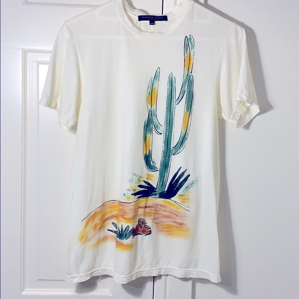 NWOT Burning Torch Cactus graphic tee